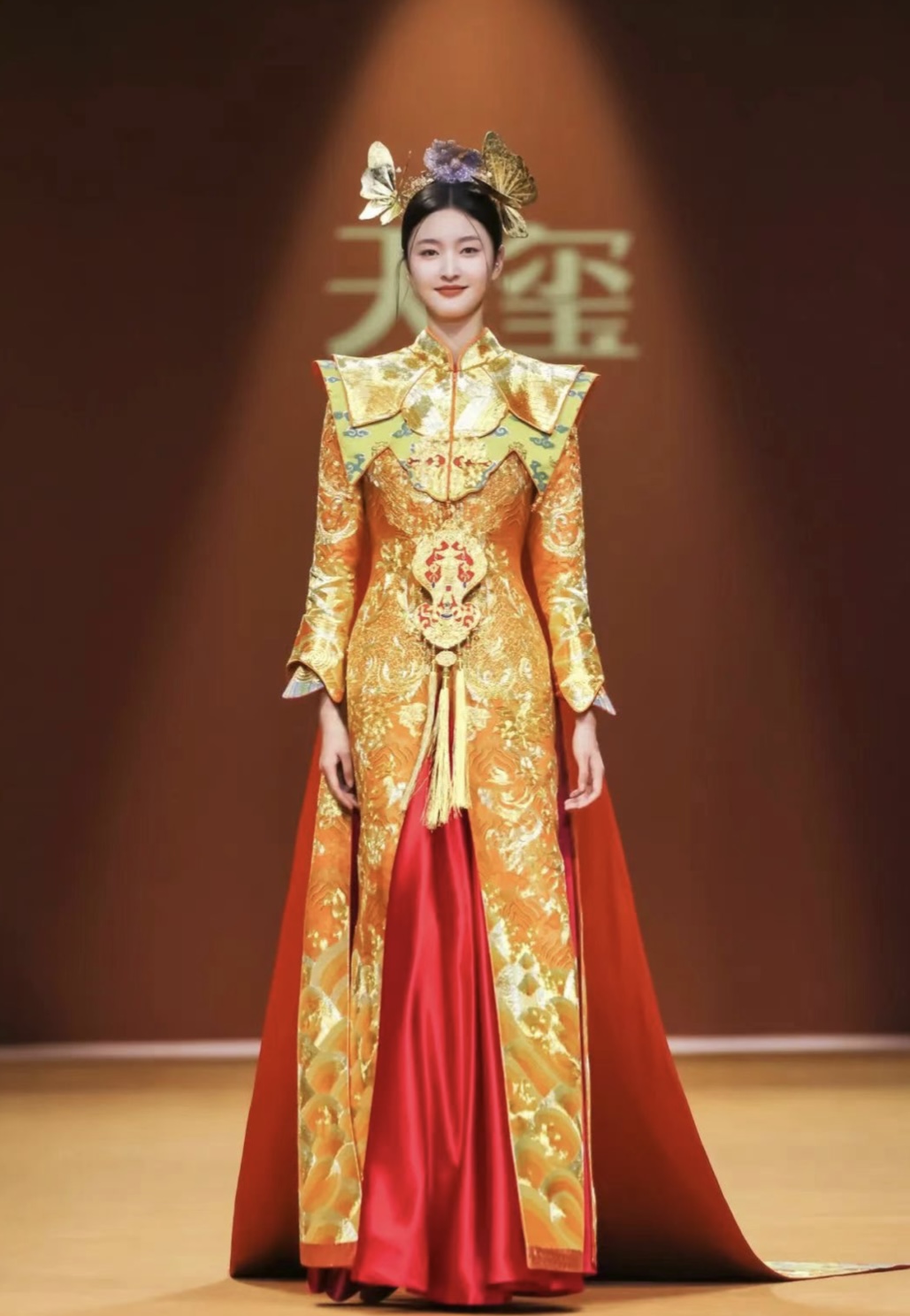 邀請(qǐng)函 | 天璽中國(guó)禮服亮相2024上海國(guó)際婚紗禮服、彩妝造型及時(shí)尚配飾展